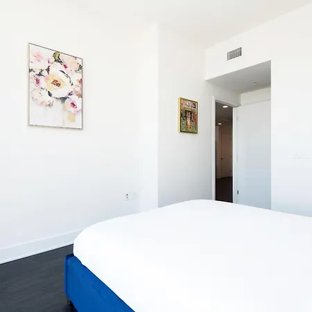 Sky-Rise Apartments Los Angeles Exterior photo
